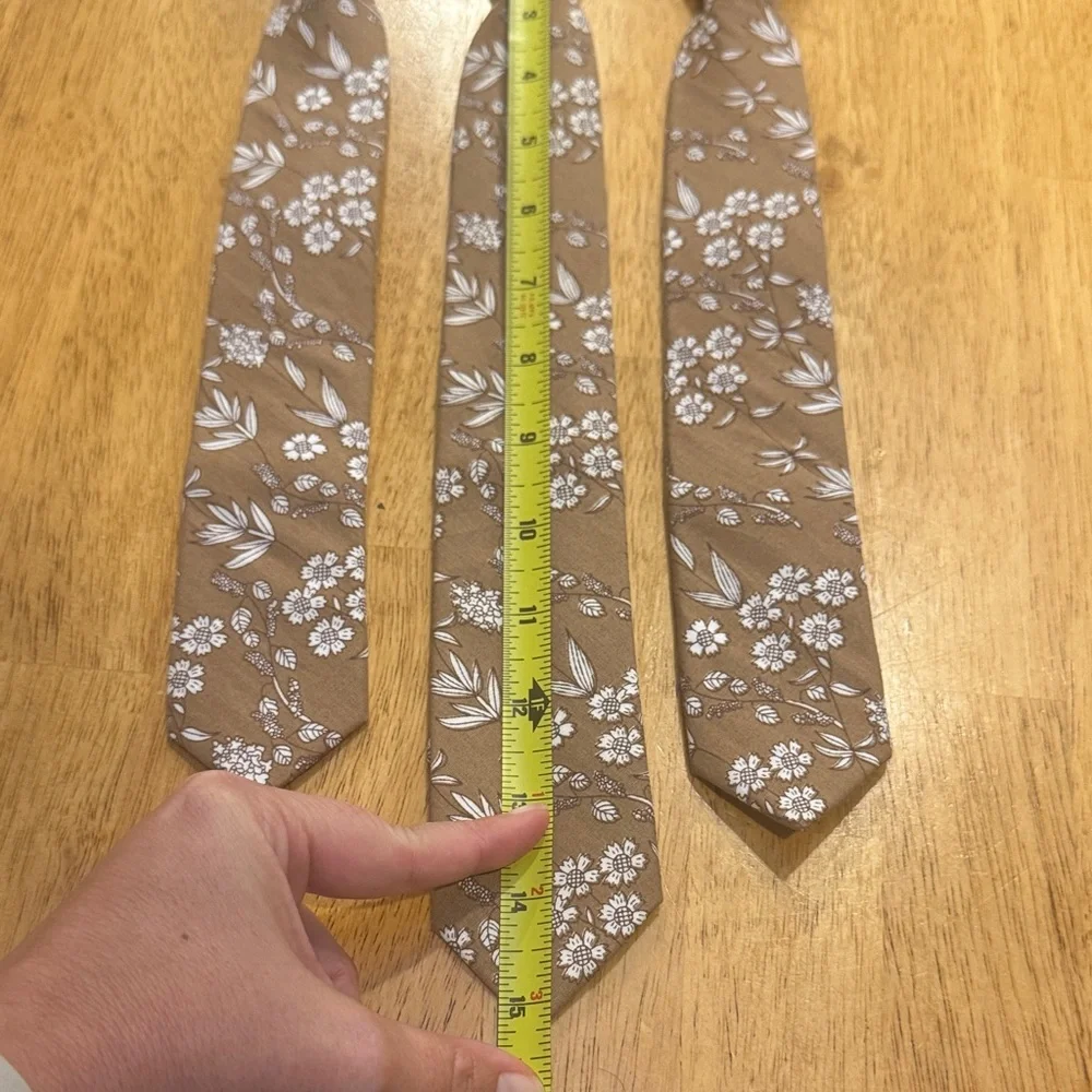 Floral Patterned Tan Ties
